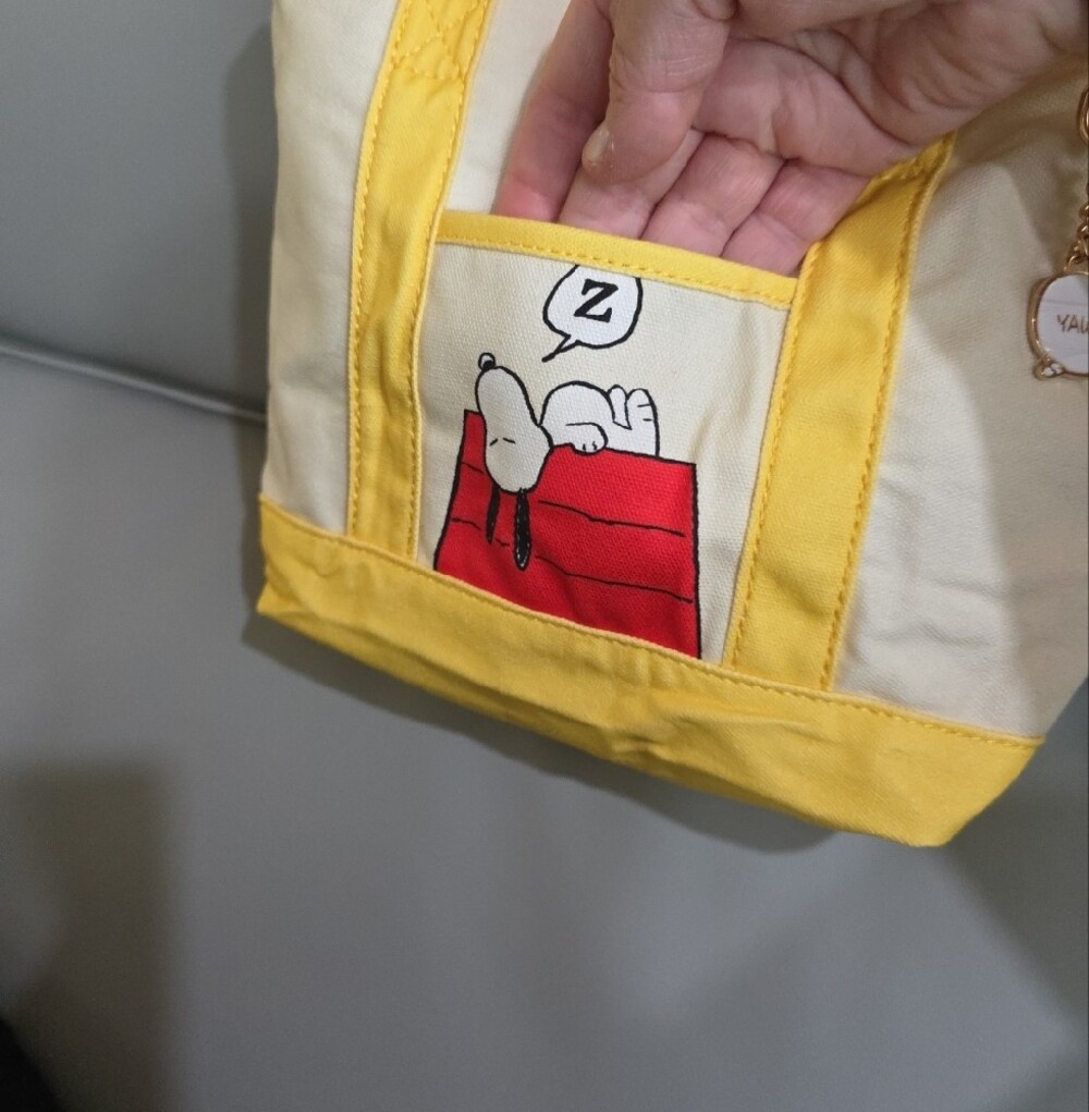 Peanuts Yellow & Cream Snoopy Canvas Mini Tote Bag NWT - Picture 2 of 5